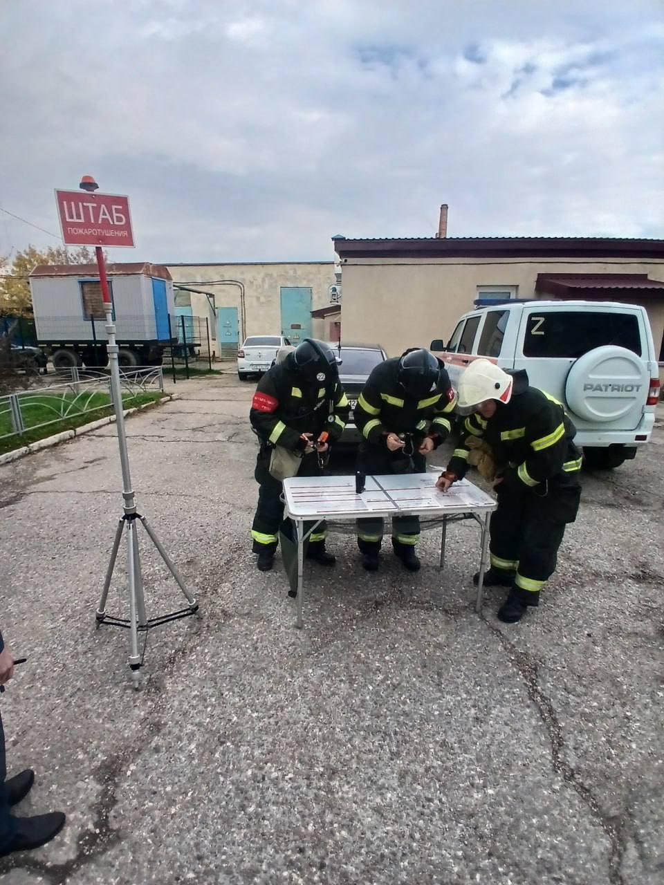 В Евпатории провели пожарно-тактические учения в городской больнице В Евпатории провели пожарно-тактические учения в городской больнице