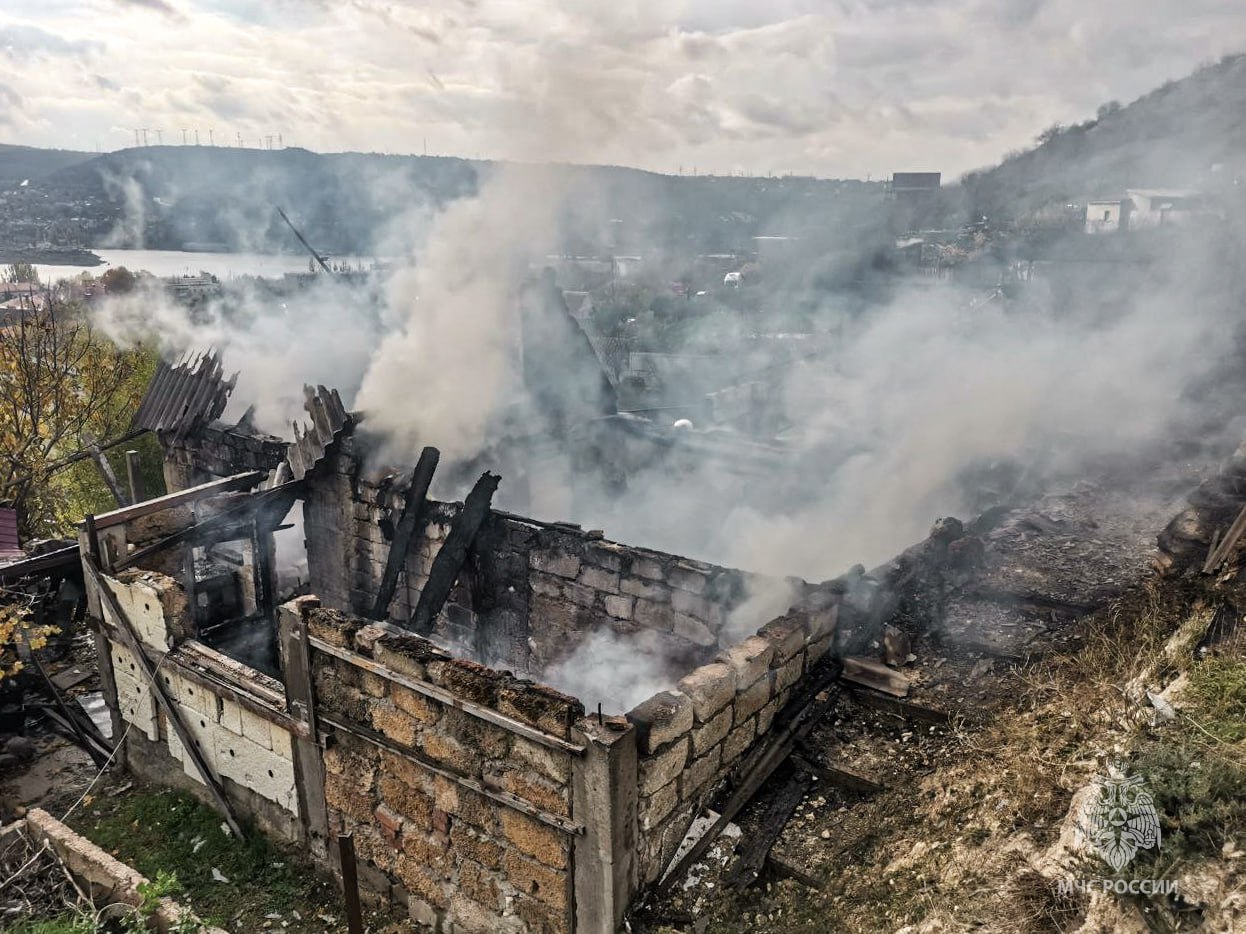 В Инкермане на пожаре пострадала хозяйка дома