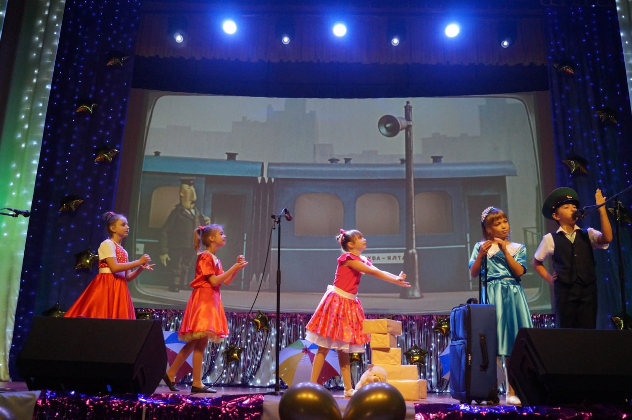 15 ноября в Доме культуры поселка Орджоникидзе состоялся Гала-концерт победителей VIII Феодосийского регионального многожанрового фестиваля – конкурса «Ретро-Крым» 15 ноября в Доме культуры поселка Орджоникидзе состоялся Гала-концерт победителей VIII Феодосийского регионального многожанрового фестиваля – конкурса «Ретро-Крым»