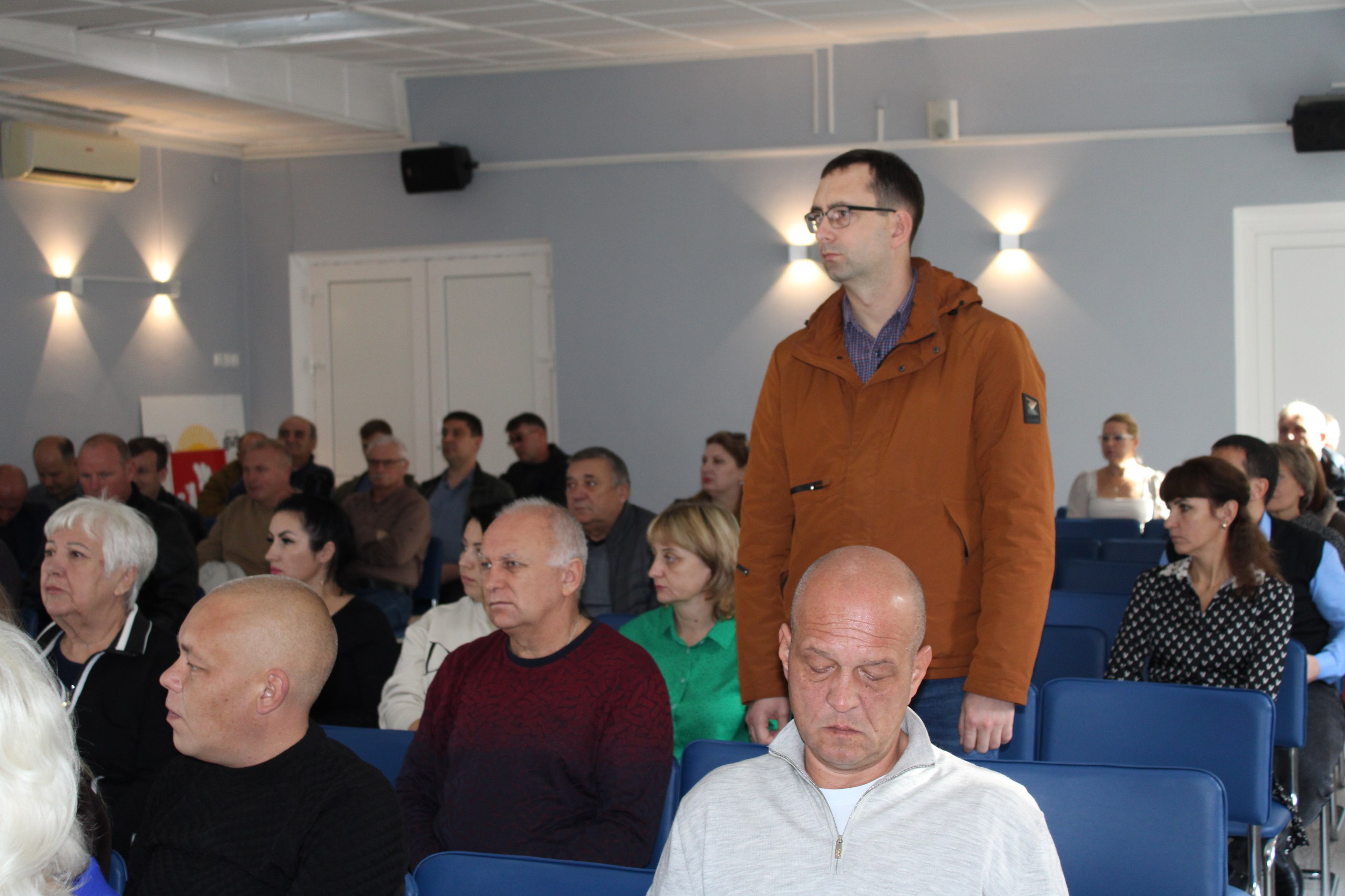 Игорь Крутьков: Провел еженедельное совещание с руководителями ресурсоснабжающих организаций Ленинского района, а также главами городского и сельских поселений Игорь Крутьков: Провел еженедельное совещание с руководителями ресурсоснабжающих организаций Ленинского района, а также главами городского и сельских поселений