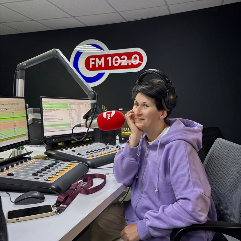 Михаил Развожаев: 17 ноября — день рождения «Севастополь FM»! 17 ноября 2017 года радиостанция впервые вышла в эфир на частоте 102.0 FM Михаил Развожаев: 17 ноября — день рождения «Севастополь FM»! 17 ноября 2017 года радиостанция впервые вышла в эфир на частоте 102.0 FM