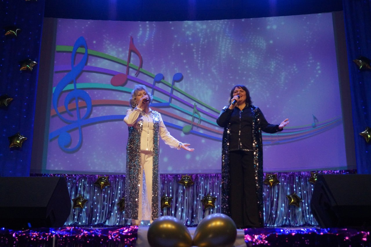 15 ноября в Доме культуры поселка Орджоникидзе состоялся Гала-концерт победителей VIII Феодосийского регионального многожанрового фестиваля – конкурса «Ретро-Крым» 15 ноября в Доме культуры поселка Орджоникидзе состоялся Гала-концерт победителей VIII Феодосийского регионального многожанрового фестиваля – конкурса «Ретро-Крым»