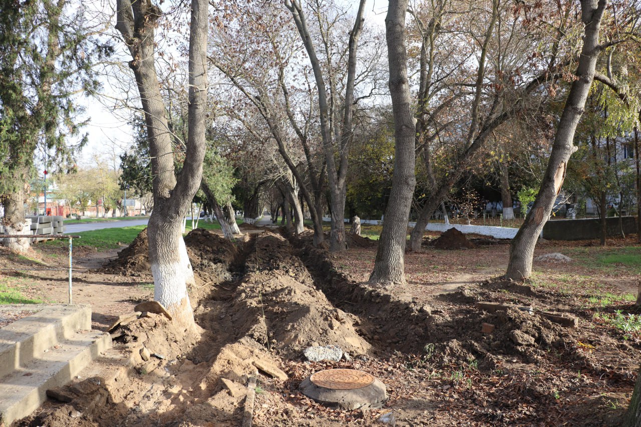 На улице Орджоникидзе возобновили работы по асфальтированию тротуаров после капитального ремонта магистрального водопровода На улице Орджоникидзе возобновили работы по асфальтированию тротуаров после капитального ремонта магистрального водопровода