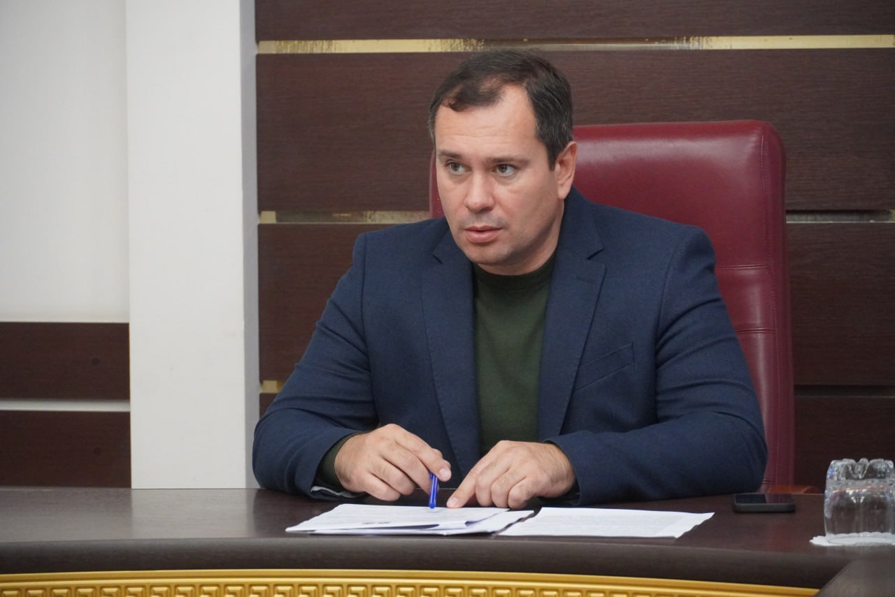 Глава администрации Керчи Олег Каторгин провел аппаратное совещание с участием заместителей и руководителей структурных подразделений Глава администрации Керчи Олег Каторгин провел аппаратное совещание с участием заместителей и руководителей структурных подразделений