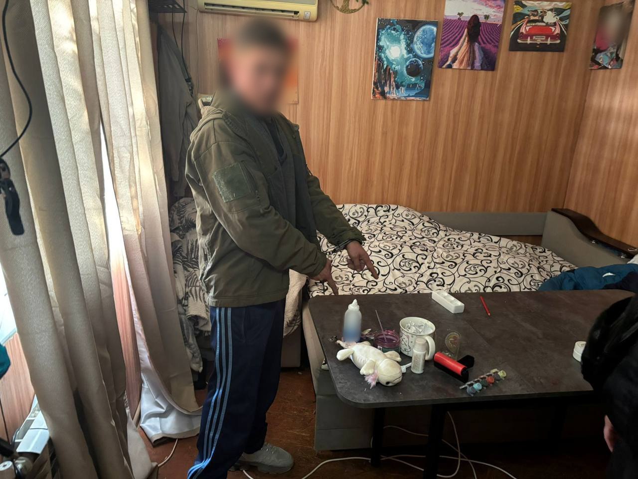 В Ялте задержан мужчина, подозреваемый в краже из квартиры бывшей сожительницы В Ялте задержан мужчина, подозреваемый в краже из квартиры бывшей сожительницы