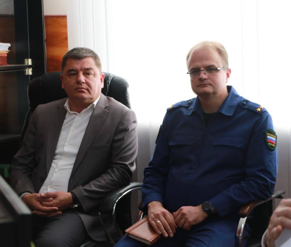 Ольга Урайкина: После заседания президиума, мой заместитель Михаил Колкунов провел заседание 19-й сессии Бахчисарайского районного совета 3-ого созыва Ольга Урайкина: После заседания президиума, мой заместитель Михаил Колкунов провел заседание 19-й сессии Бахчисарайского районного совета 3-ого созыва