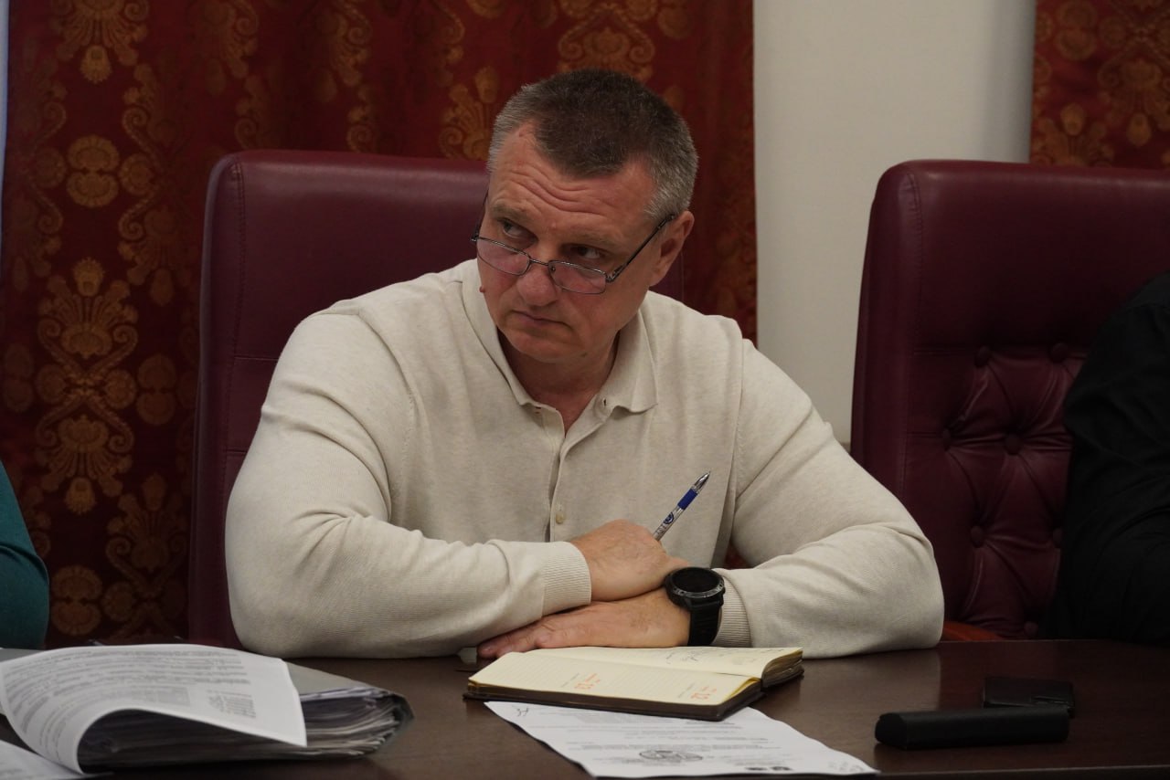 Глава администрации Керчи Олег Каторгин провел аппаратное совещание с участием заместителей и руководителей структурных подразделений Глава администрации Керчи Олег Каторгин провел аппаратное совещание с участием заместителей и руководителей структурных подразделений