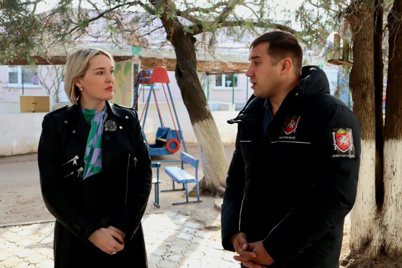 Инна Федоренко: Сегодня встретилась с первым заместителем министра строительства и архитектуры Республики Крым Александром Резником по вопросам капитального ремонта детского садика в с. Новостепное