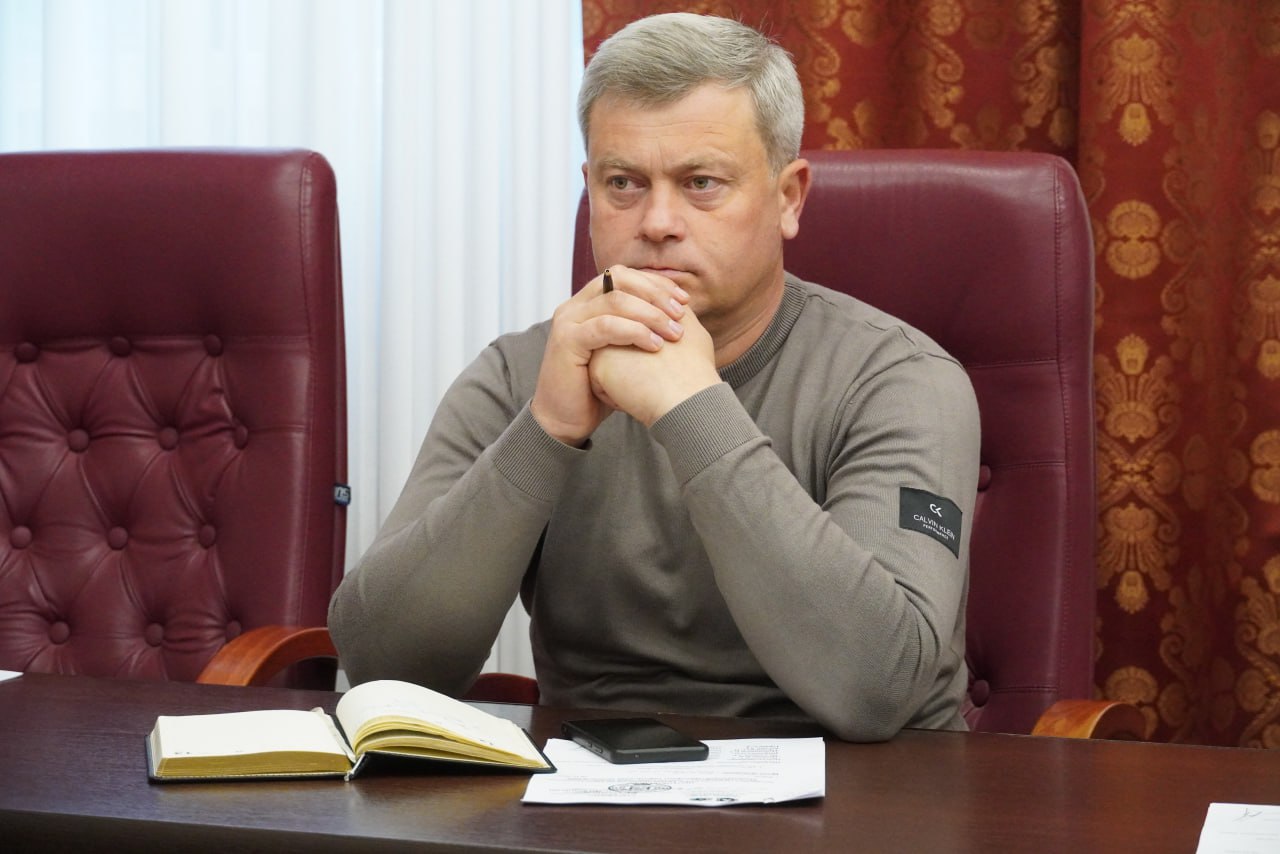 Глава администрации Керчи Олег Каторгин провел аппаратное совещание с участием заместителей и руководителей структурных подразделений Глава администрации Керчи Олег Каторгин провел аппаратное совещание с участием заместителей и руководителей структурных подразделений