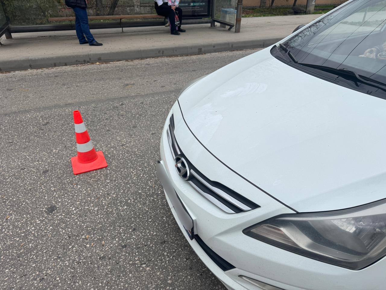 В Симферополе иномарка сбила ребенка, который внезапно выбежал на дорогу В Симферополе иномарка сбила ребенка, который внезапно выбежал на дорогу