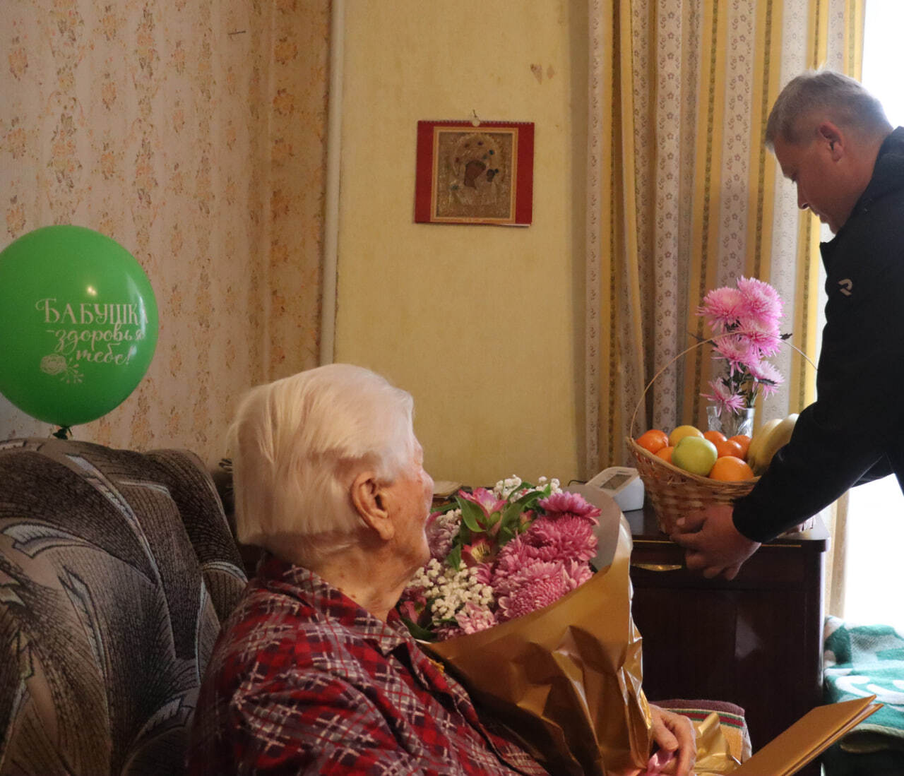 Сегодня столетний юбилей отмечает керчанка, ветеран – участник Великой Отечественной войны Екатерина Максимовна Гришакова Сегодня столетний юбилей отмечает керчанка, ветеран – участник Великой Отечественной войны Екатерина Максимовна Гришакова