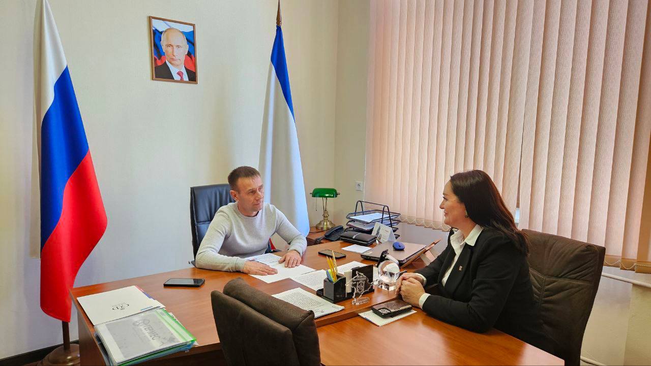 Юрий Нимченко: В рамках рабочего графика провел содержательную встречу с Председателем Красногвардейского районного совета Республики Крым Ольгой Владимировной Петровой