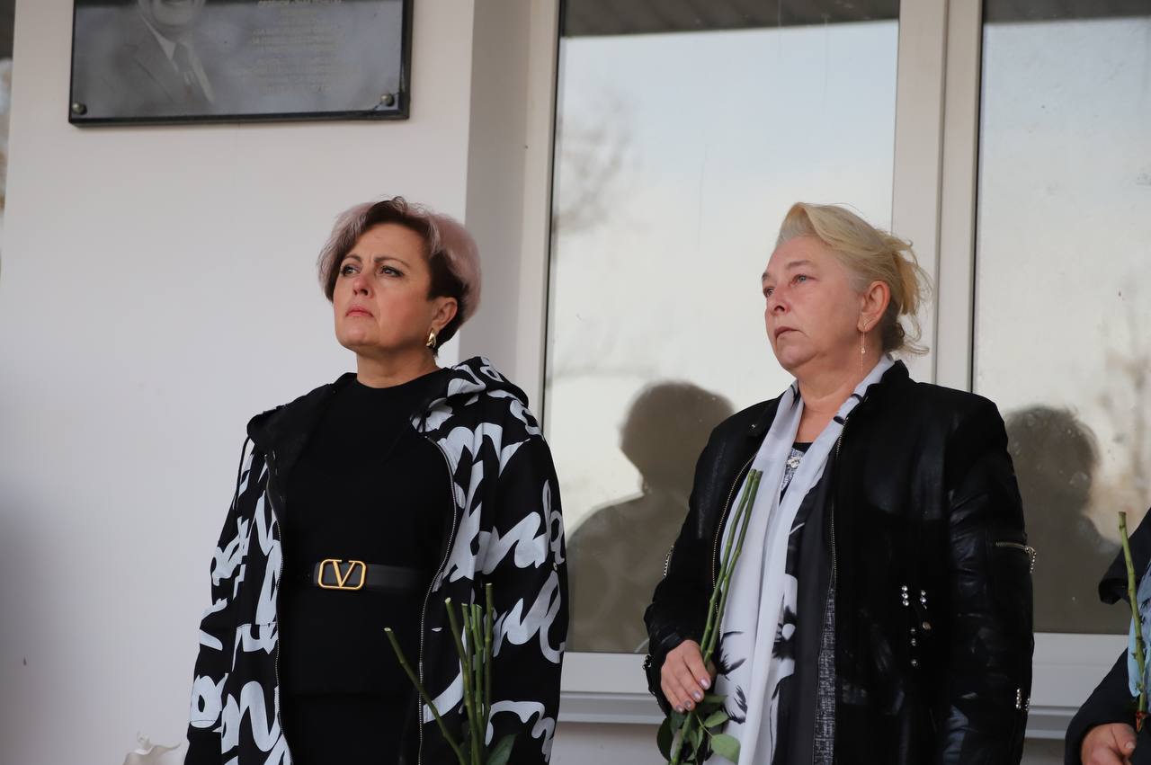 Ольга Урайкина: Сегодня в МБОУ «Табачновска СОШ им.Сотника Н.Г.», приняла участие в церемонии открытия памятных табличек героям специальной военной операции: Молчанову Святославу Валерьевичу, Половому Евгению Ивановичу и...