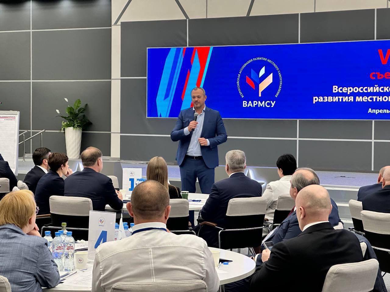 Сегодня от всего муниципального сообщества страны поздравляем с Днём рождения заместителя начальника Управления Президента РФ по внутренней политике Евгения Грачёва! Сегодня от всего муниципального сообщества страны поздравляем с Днём рождения заместителя начальника Управления Президента РФ по внутренней политике Евгения Грачёва!