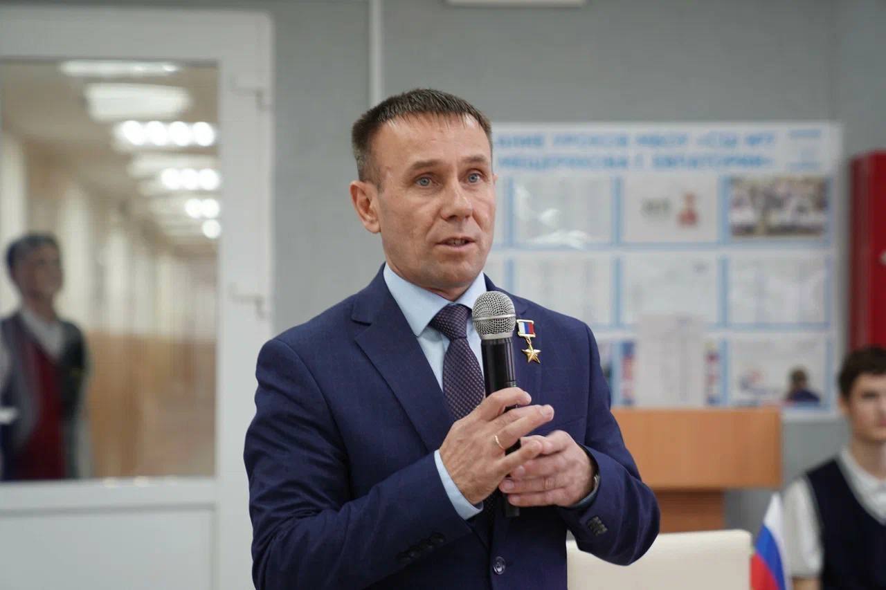 Юрий Нимченко: В рамках проекта «Говорим с героем» провел встречу с учениками Средней школы №7 города Евпатории имени кавалера трех орденов Славы, Почетного гражданина города Евпатории Ивана Егоровича Мещерякова