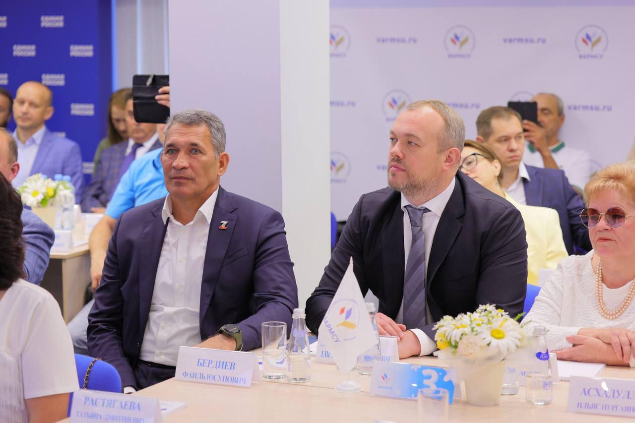 Сегодня от всего муниципального сообщества страны поздравляем с Днём рождения заместителя начальника Управления Президента РФ по внутренней политике Евгения Грачёва! Сегодня от всего муниципального сообщества страны поздравляем с Днём рождения заместителя начальника Управления Президента РФ по внутренней политике Евгения Грачёва!