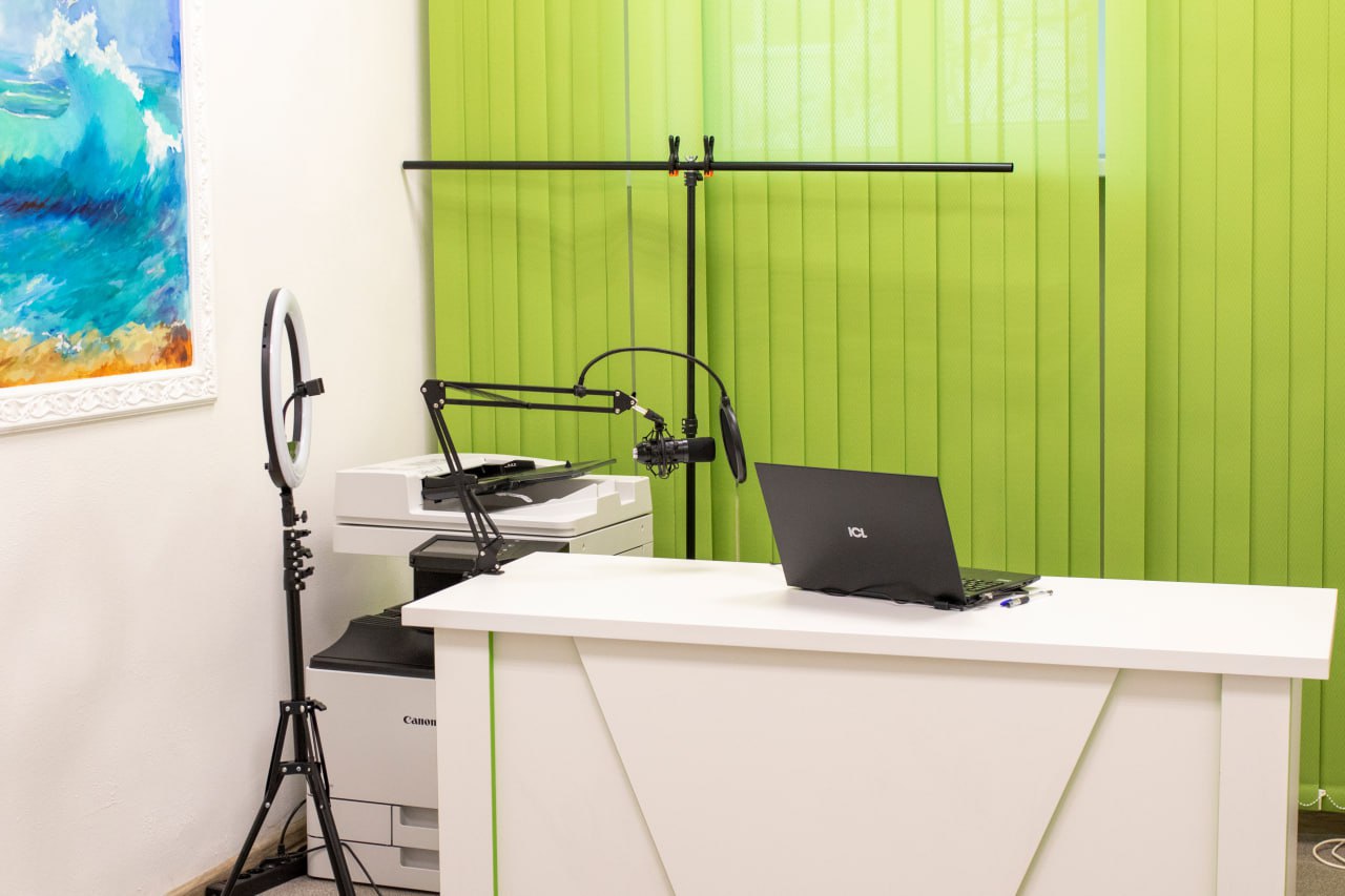 В Симферополе открылся школьный медиацентр «Точка Притяжения»! В Симферополе открылся школьный медиацентр «Точка Притяжения»!