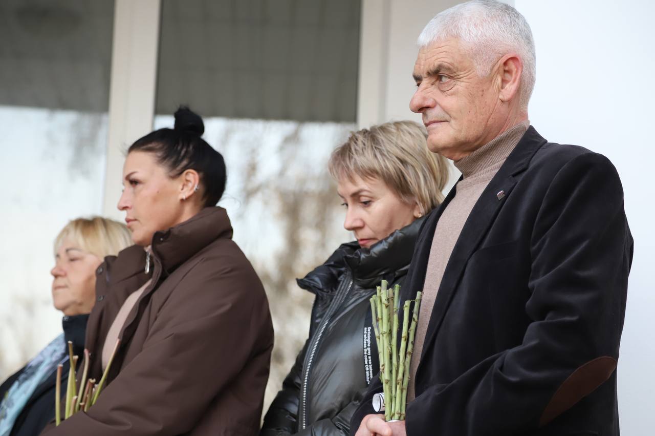 Ольга Урайкина: Сегодня в МБОУ «Табачновска СОШ им.Сотника Н.Г.», приняла участие в церемонии открытия памятных табличек героям специальной военной операции: Молчанову Святославу Валерьевичу, Половому Евгению Ивановичу и... Ольга Урайкина: Сегодня в МБОУ «Табачновска СОШ им.Сотника Н.Г.», приняла участие в церемонии открытия памятных табличек героям специальной военной операции: Молчанову Святославу Валерьевичу, Половому Евгению Ивановичу и...