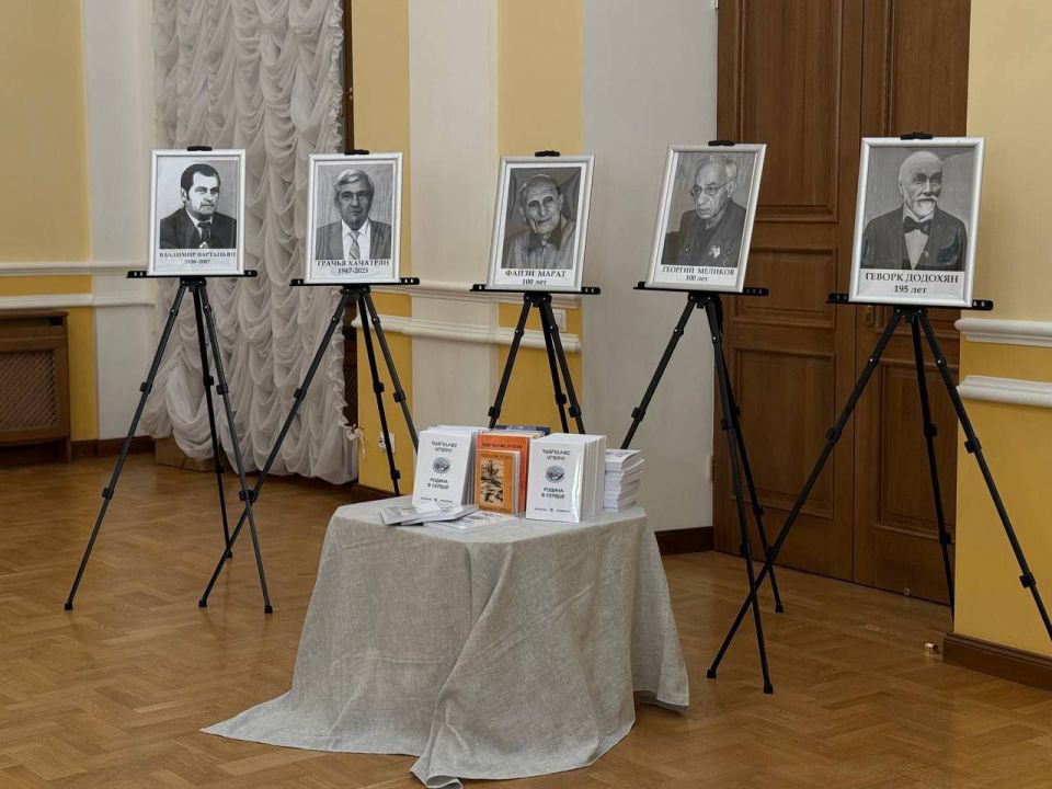 Члены Общественной палаты Республики Крым Григорий Алексанян и Григорий Рикман присутствовали на презентации литературного альманаха