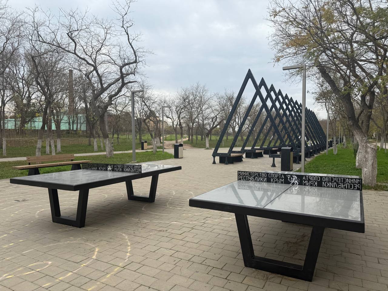 Александр Юрьев: Сегодня вместе со своим заместителем Валерией Симаковой проверил ход работ по ремонту стадиона Дворца спорта им. Ю.А. Гагарина. На данный момент выполнен демонтаж старых трибун, заасфальтированы беговые...