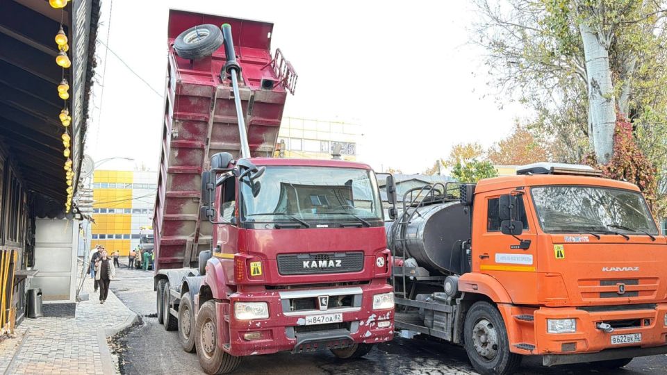 В Кооперативном переулке укладывают финишный слой асфальта В Кооперативном переулке укладывают финишный слой асфальта