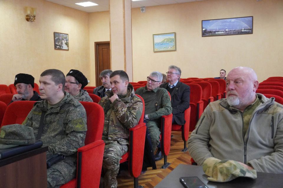 Вопросы поступления в высшие военные учебные заведения обсудили в рамках рабочего совещания в администрации Керчи Вопросы поступления в высшие военные учебные заведения обсудили в рамках рабочего совещания в администрации Керчи