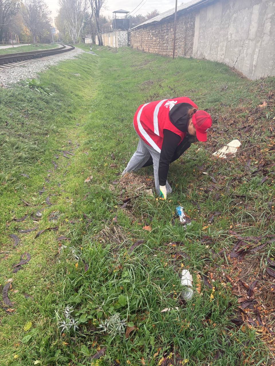 Первым заместителем главы администрации Феодосии Эмином Набиевым был проведен мониторинг состояния прилегающих к железнодорожным путям территорий, в ходе которого определен объем необходимых работ по содержанию Первым заместителем главы администрации Феодосии Эмином Набиевым был проведен мониторинг состояния прилегающих к железнодорожным путям территорий, в ходе которого определен объем необходимых работ по содержанию