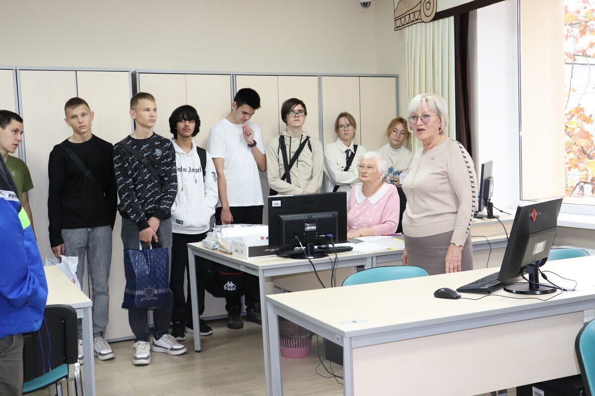 В Государственном архиве Республики Крым прошло очередное занятие «Школы юного архивиста» В Государственном архиве Республики Крым прошло очередное занятие «Школы юного архивиста»