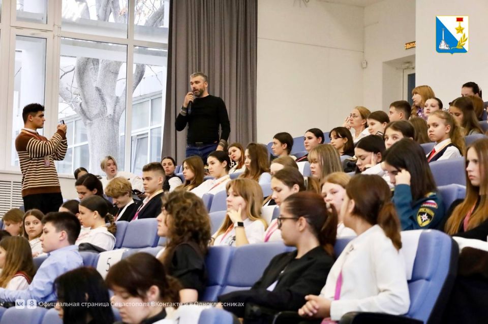 Более 100 севастопольских школьников и студентов поучаствовали в форуме «МедиаЛаб92» Более 100 севастопольских школьников и студентов поучаствовали в форуме «МедиаЛаб92»