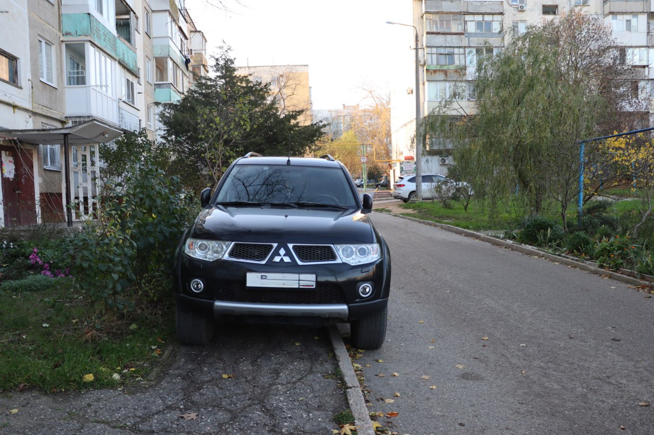 В Керчи продолжаются профилактические рейды по выявлению нарушителей парковки В Керчи продолжаются профилактические рейды по выявлению нарушителей парковки
