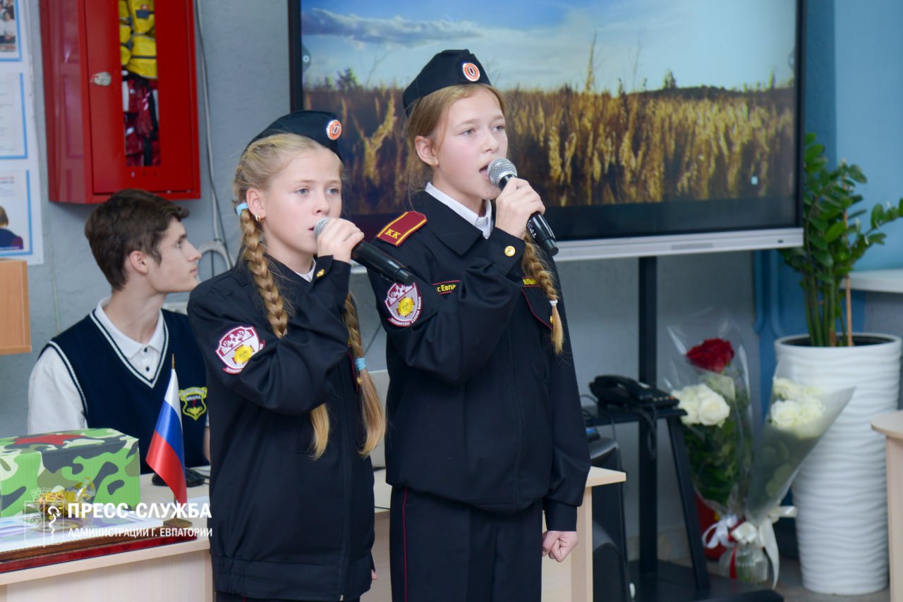 В Евпатории состоялась встреча школьников с Героем России Юрием Нимченко В Евпатории состоялась встреча школьников с Героем России Юрием Нимченко