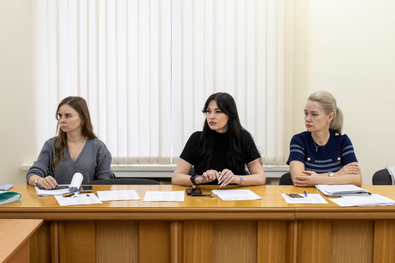 Михаил Афанасьев провёл личный приём граждан в администрации Симферополя Михаил Афанасьев провёл личный приём граждан в администрации Симферополя