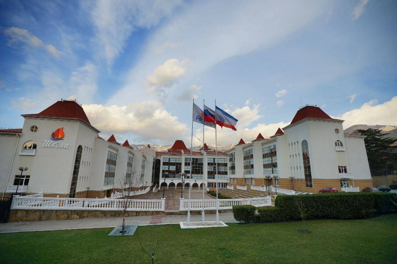 Артековская школа вошла в число лучших образовательных организаций России