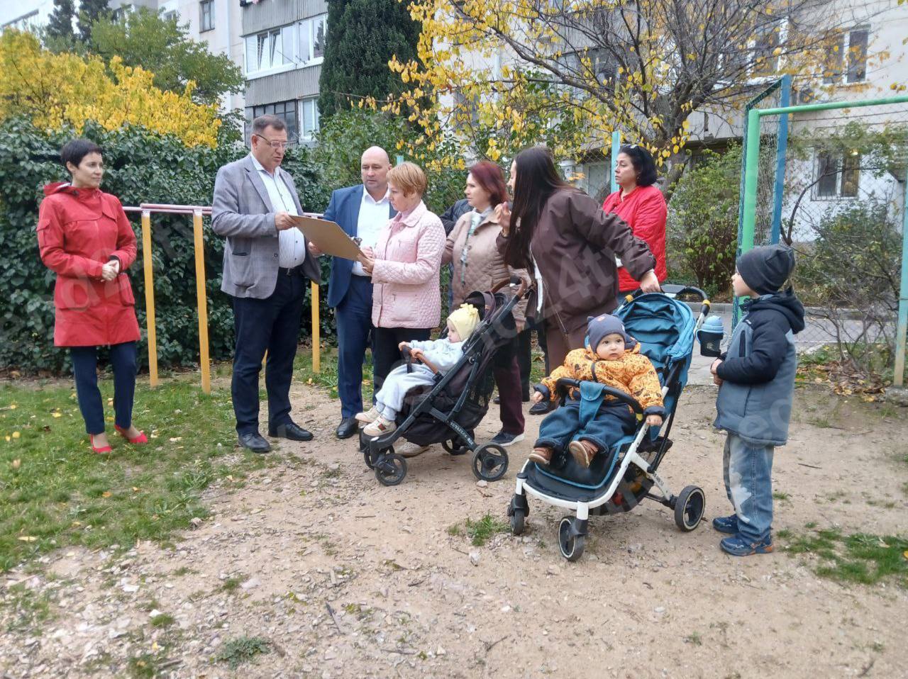 Благоустройство участка пешеходной сети и парковой зоны между улицами Глухова и Вакуленчука завершили в Севастополе