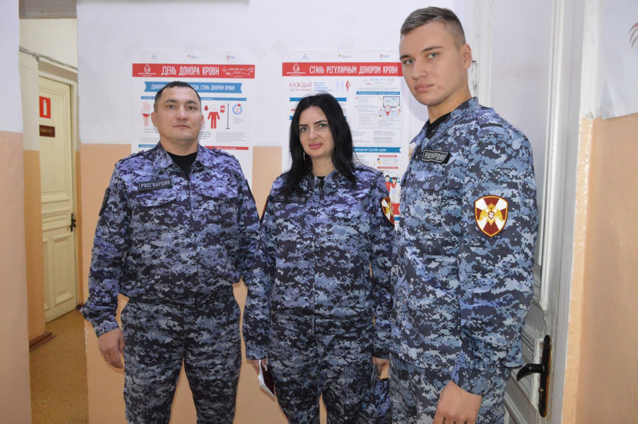 Военнослужащие Росгвардии стали донорами крови в Ялте Военнослужащие Росгвардии стали донорами крови в Ялте