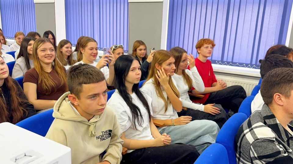 Александр Дудинов: Сегодня стал участником значимого мероприятия для нашей молодежи - конференции местного отделения «Движения Первых» Александр Дудинов: Сегодня стал участником значимого мероприятия для нашей молодежи - конференции местного отделения «Движения Первых»
