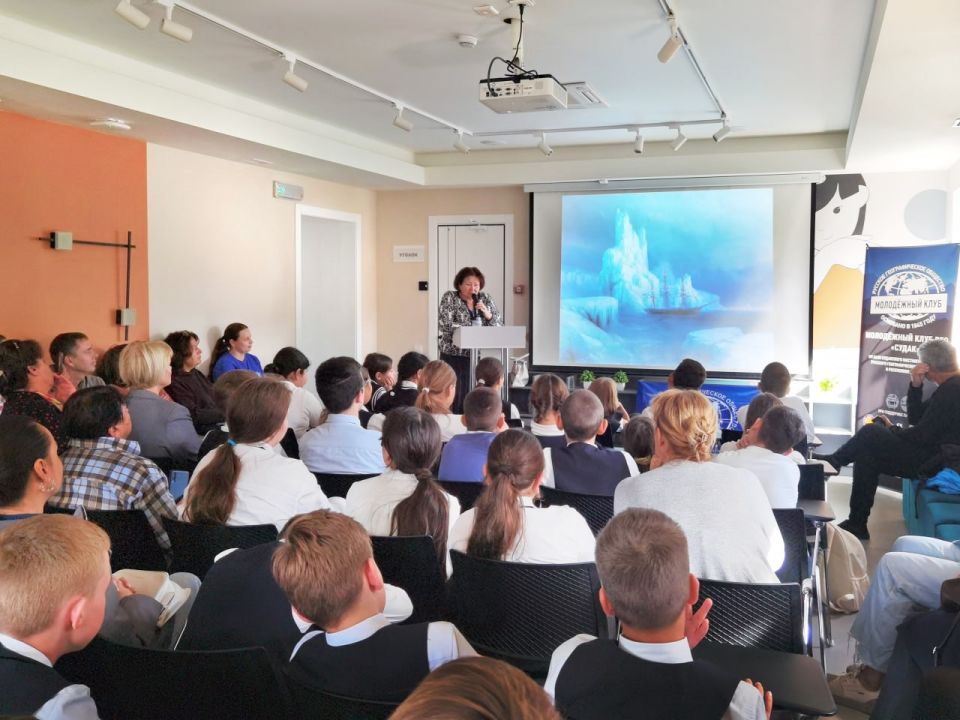 � 2025 ���� � ������ ������� ������ ������-���������������� �������� �������� ��������������� ��������, ������������ � 180-����� ���