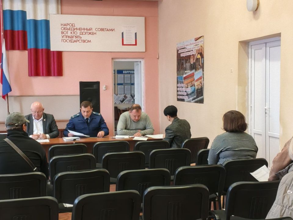 Денис Олейник: Сегодня провел заседание рабочей группы по противодействию нелегальной занятости в Раздольненском районе при участии заместителя прокурора Раздольненского района Александра Прокудина и заместителя начальника... Денис Олейник: Сегодня провел заседание рабочей группы по противодействию нелегальной занятости в Раздольненском районе при участии заместителя прокурора Раздольненского района Александра Прокудина и заместителя начальника...