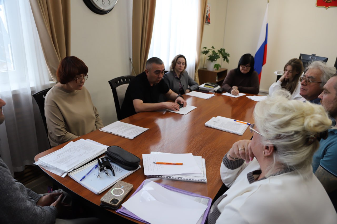 Специалисты Министерства имущественных отношений Республики Крым провели консультации с председателями садоводческих товариществ Бахчисарайского района по вопросам оформления прав на земельные участки