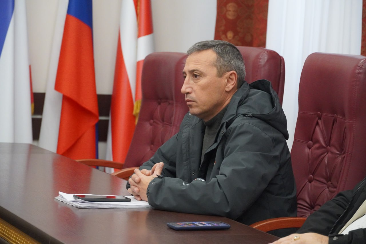 Глава администрации Керчи Олег Каторгин провел рабочее совещание, посвященное вопросам теплоснабжения в микрорайоне Аршинцево, с участием управляющих компаний и представителей АО «КРЫМТЭЦ» Глава администрации Керчи Олег Каторгин провел рабочее совещание, посвященное вопросам теплоснабжения в микрорайоне Аршинцево, с участием управляющих компаний и представителей АО «КРЫМТЭЦ»