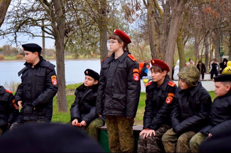 В детских лагерях Крыма стартовали военно-патриотические смены для кадетов и казаков В детских лагерях Крыма стартовали военно-патриотические смены для кадетов и казаков