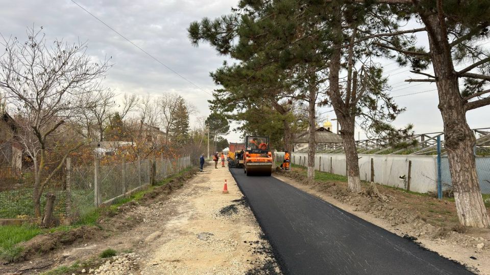 Антон Кравец: На территории Республики Крым продолжаются мероприятия по улучшению качества автомобильных дорог Антон Кравец: На территории Республики Крым продолжаются мероприятия по улучшению качества автомобильных дорог