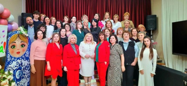 Янина Павленко: Ялтинская школа №12 с углубленным изучением иностранных языков среди лучших в стране Она удостоена «Знака качества» Рособрнадзора и Федерального института оценки качества образования