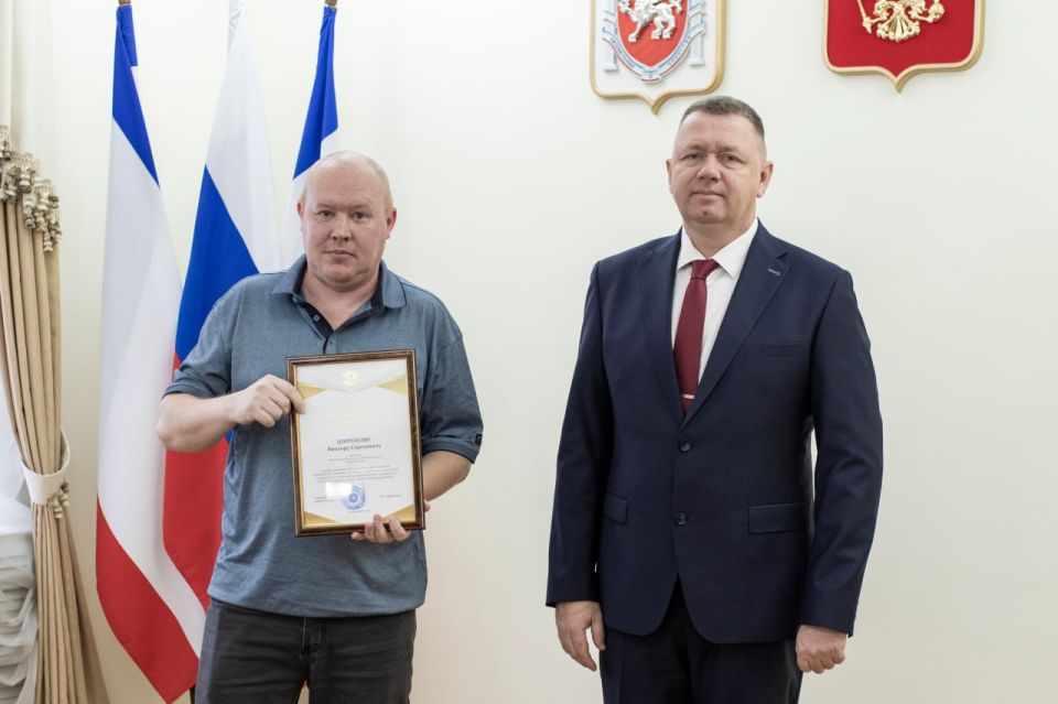Михаил Афанасьев: Уважаемые работники и ветераны транспортной отрасли! От всей души поздравляю вас с профессиональным праздником! Михаил Афанасьев: Уважаемые работники и ветераны транспортной отрасли! От всей души поздравляю вас с профессиональным праздником!