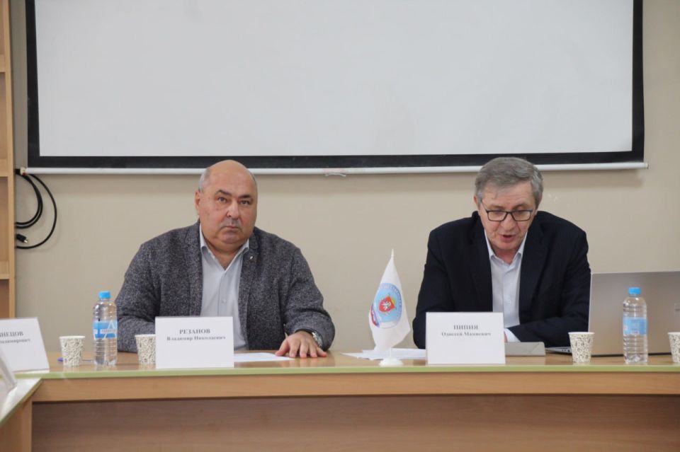 В Общественной палате Крыма обсудили развитие цифровой грамотности населения В Общественной палате Крыма обсудили развитие цифровой грамотности населения