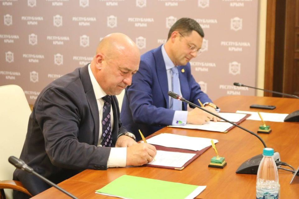 Михаил Назаров: Российская академия художеств и Совет министров Республики Крым заключили соглашение о сотрудничестве Михаил Назаров: Российская академия художеств и Совет министров Республики Крым заключили соглашение о сотрудничестве