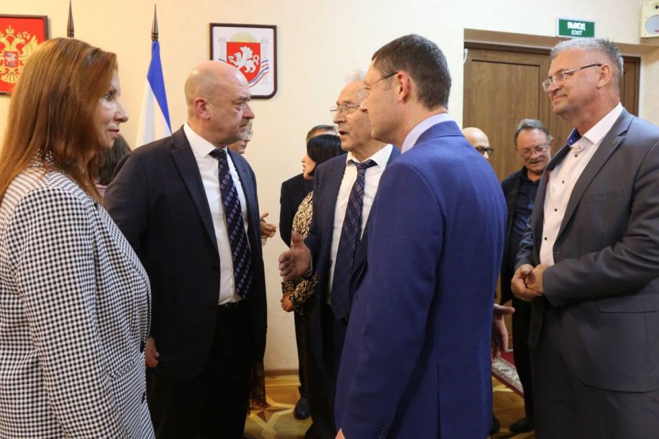 Михаил Назаров: Российская академия художеств и Совет министров Республики Крым заключили соглашение о сотрудничестве Михаил Назаров: Российская академия художеств и Совет министров Республики Крым заключили соглашение о сотрудничестве