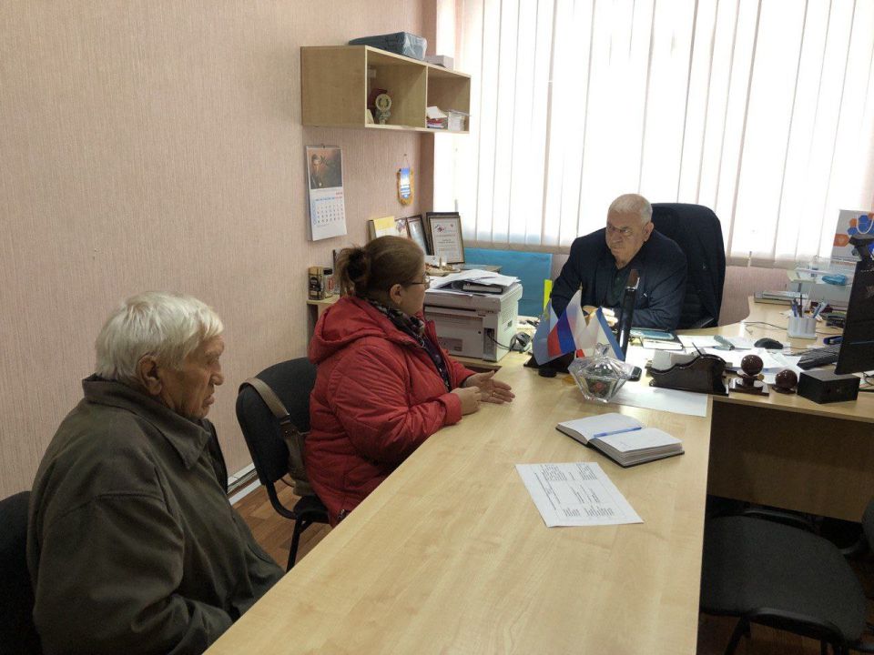 В Госкомнаце Крыма прошёл плановый прием граждан В Госкомнаце Крыма прошёл плановый прием граждан