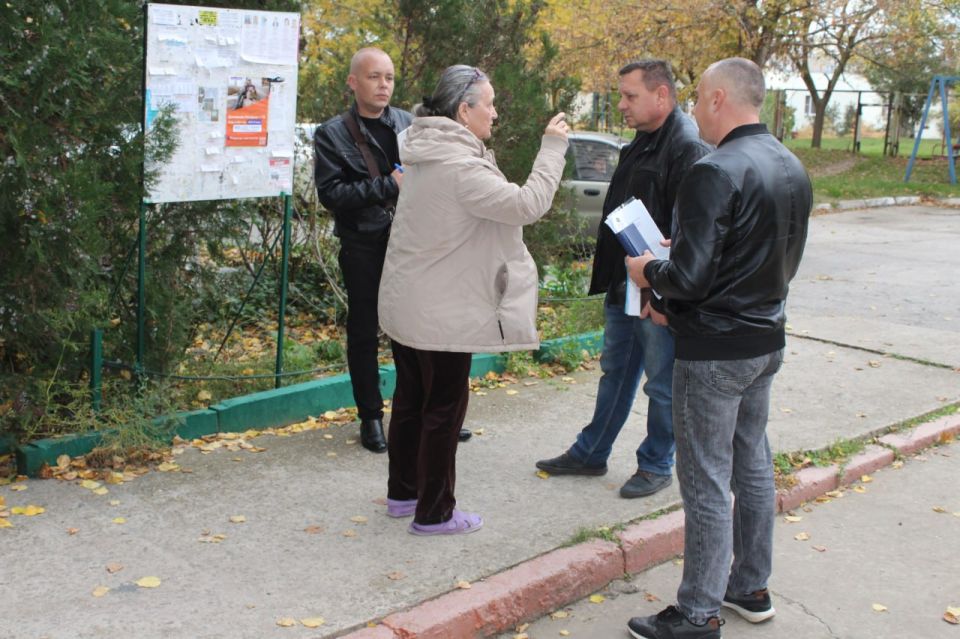 Первый заместитель Главы Администрации Ленинского района Александр Саенко посетил город Щелкино Первый заместитель Главы Администрации Ленинского района Александр Саенко посетил город Щелкино