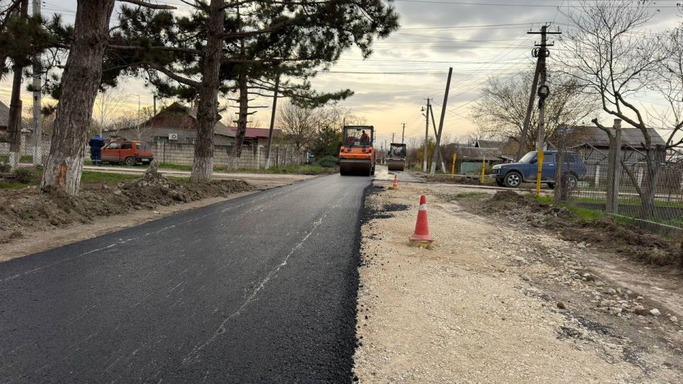 Антон Кравец: На территории Республики Крым продолжаются мероприятия по улучшению качества автомобильных дорог Антон Кравец: На территории Республики Крым продолжаются мероприятия по улучшению качества автомобильных дорог